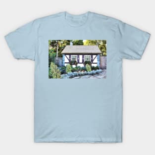 English Garden Cottage Winnipeg No.1 T-Shirt